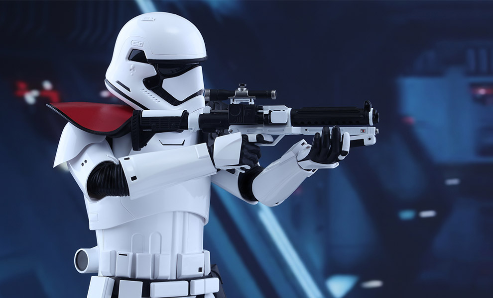 star-wars-first-order-stormtrooper-officer-sixth-scale-hot-toys-feature-902603.jpg