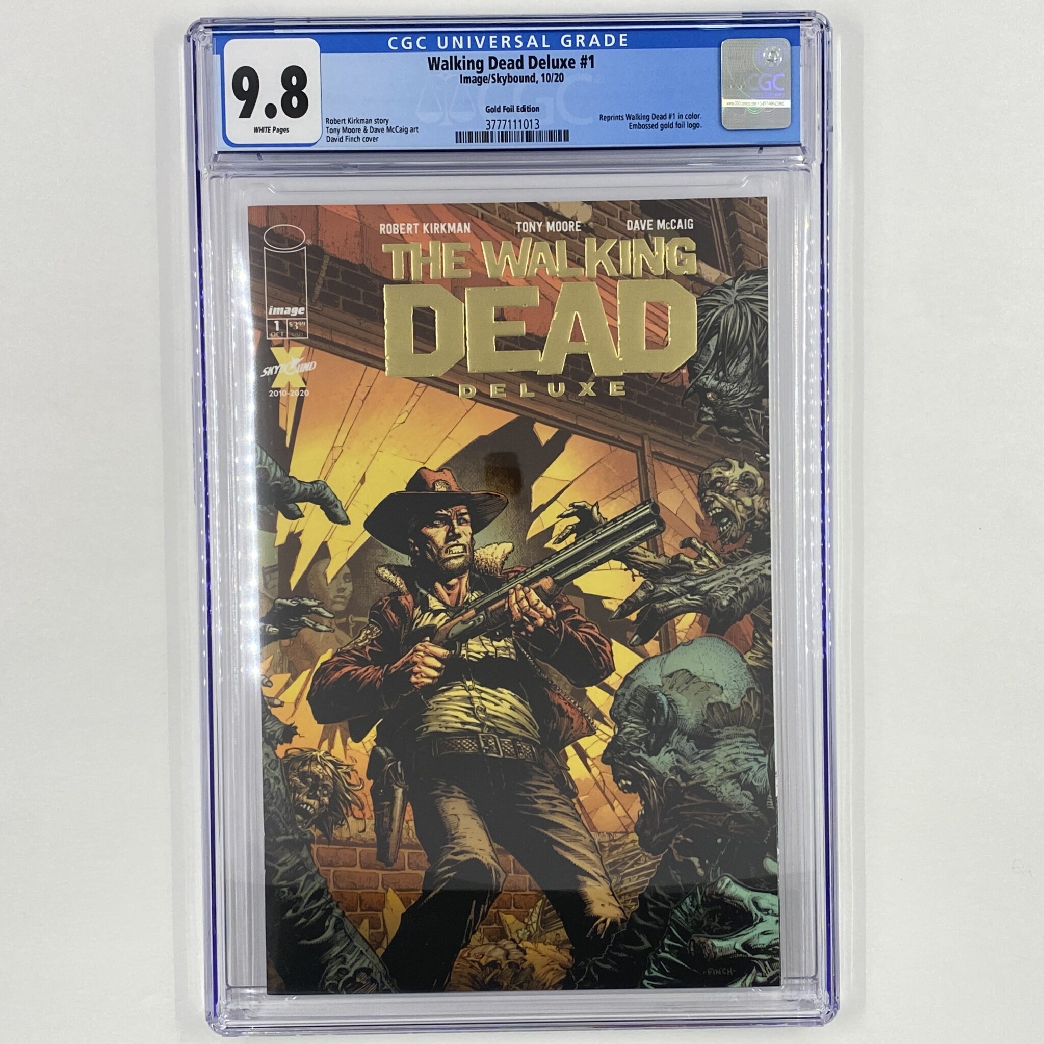 Walking Dead Deluxe David Finch CGC #1 9.8 Gold Foil Edition